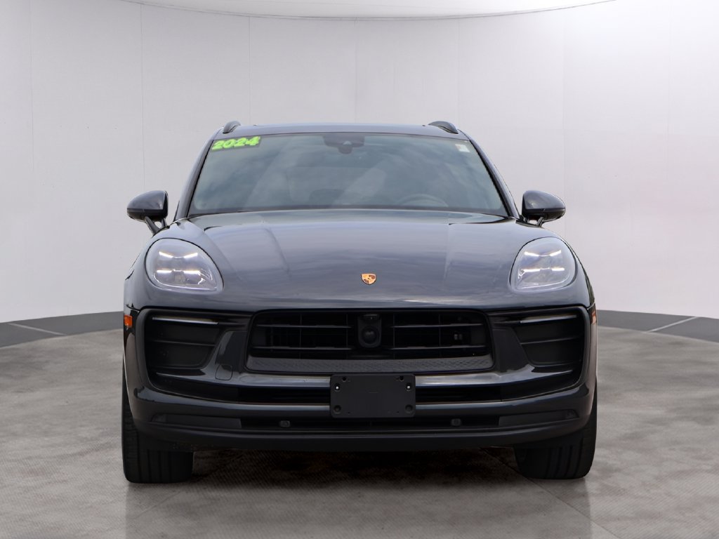 Certified 2024 Porsche Macan AWD/4WD image 12