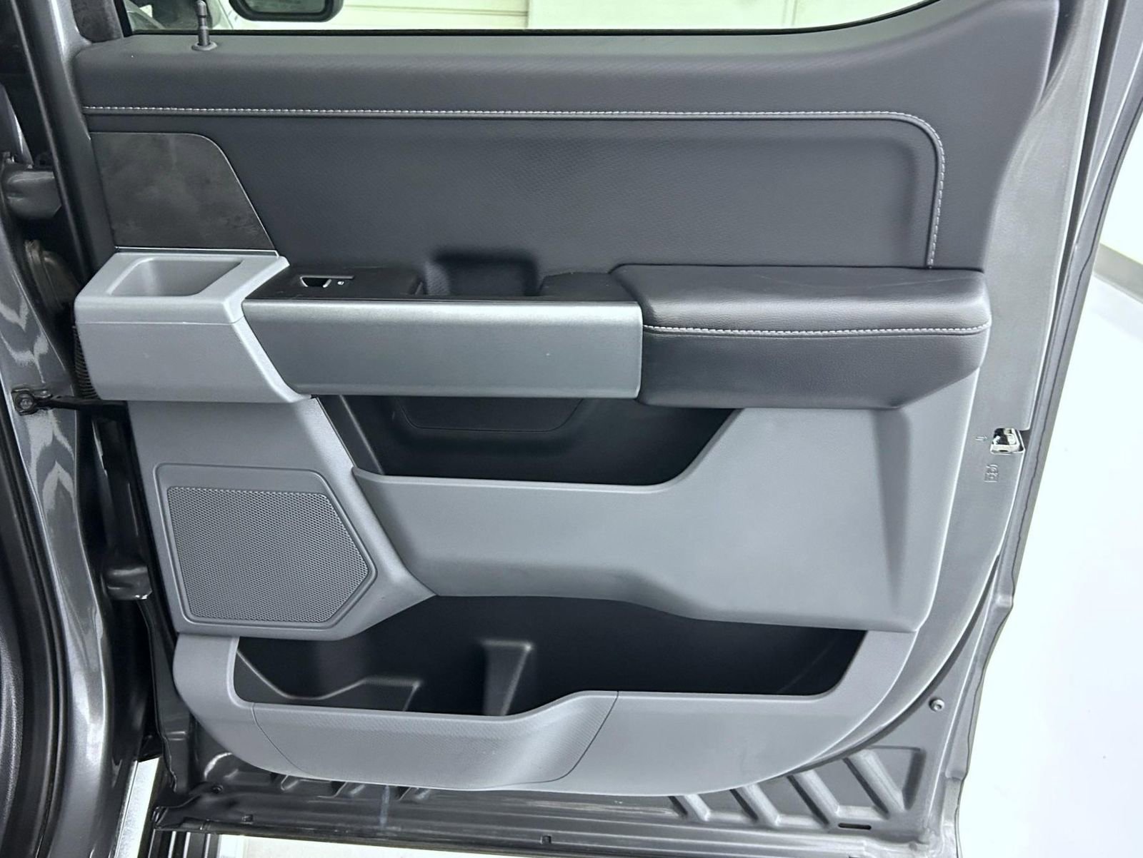 Used 2025 Ford F150 XLT w/ Equipment Group 301A Standard image 17