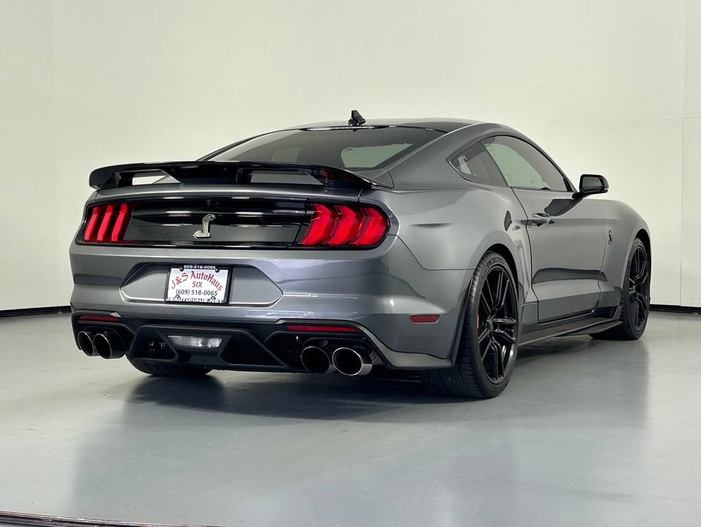 Used 2021 Ford Mustang Shelby GT500 w/ Technology Package RWD image 7