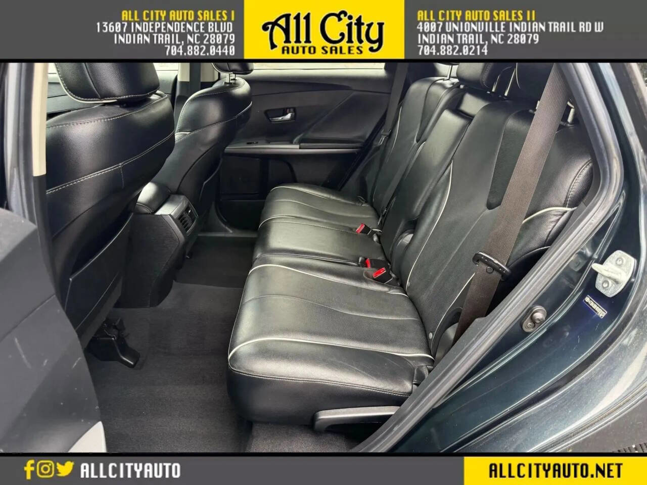 Used 2013 Toyota Venza XLE image 19