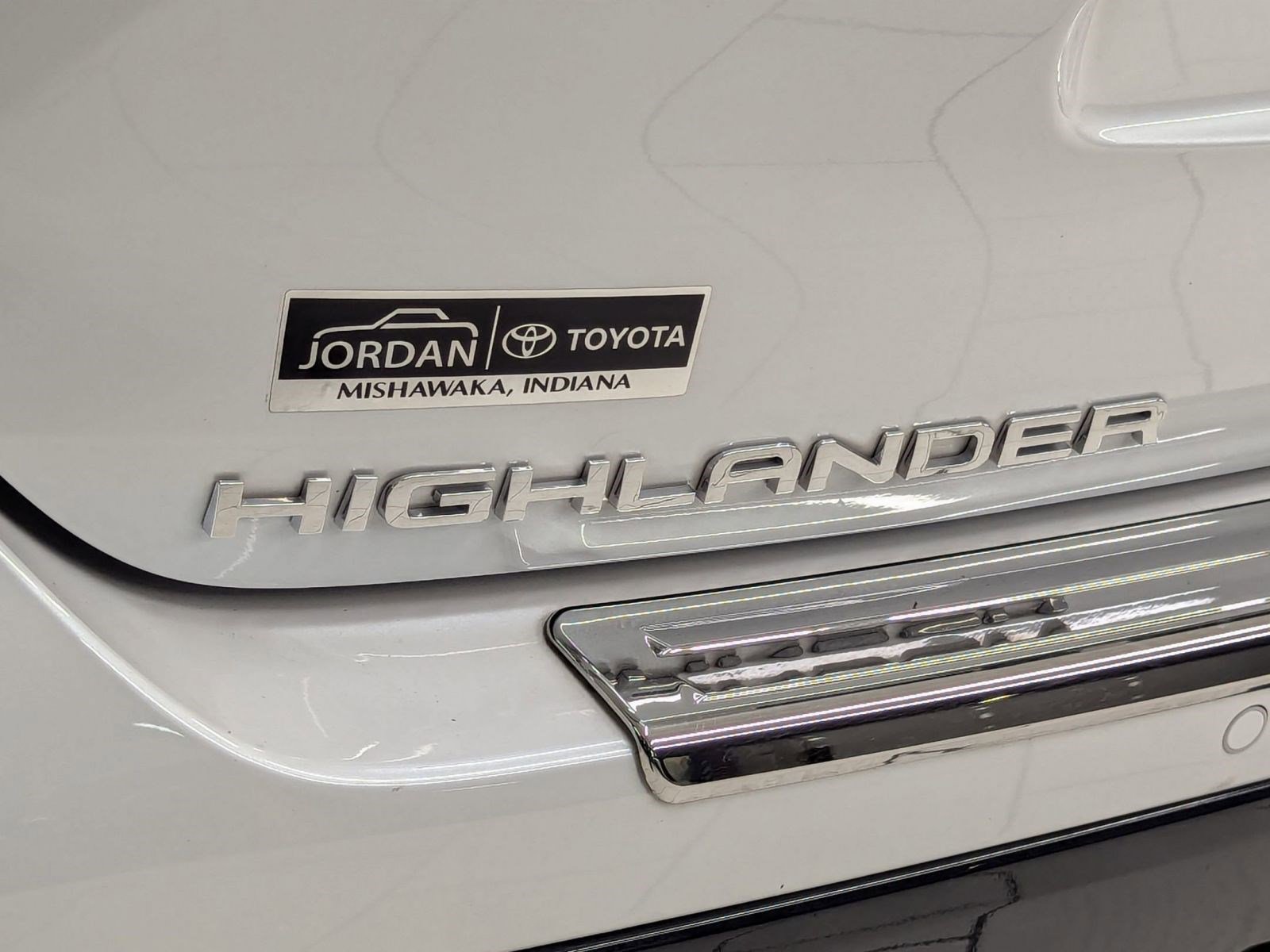 Used 2023 Toyota Highlander Limited image 36