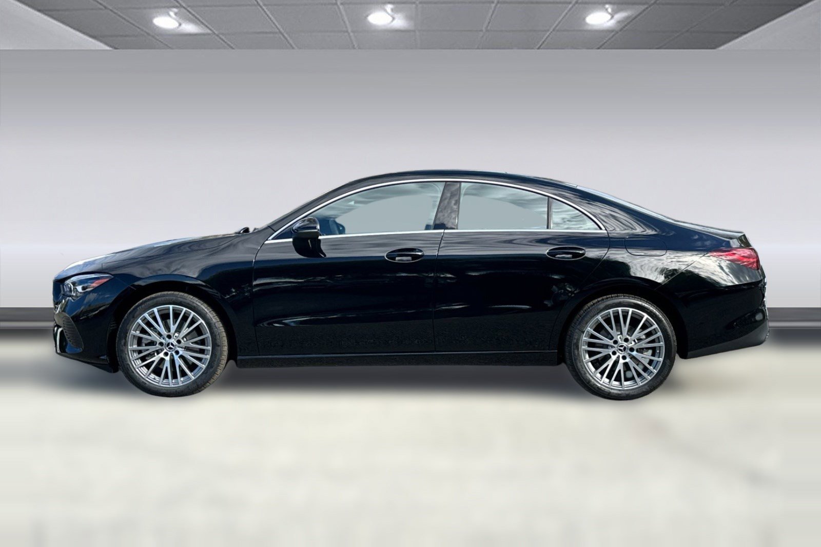 Used 2026 Mercedes-Benz CLA 250 image 2