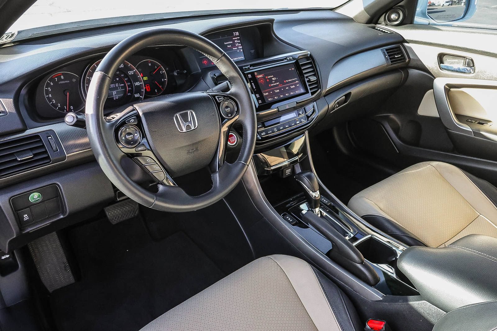 Used 2016 Honda Accord EX-L image 25
