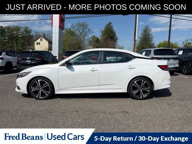 Used 2023 Nissan Sentra SR w/ SR Premium Package FWD image 4