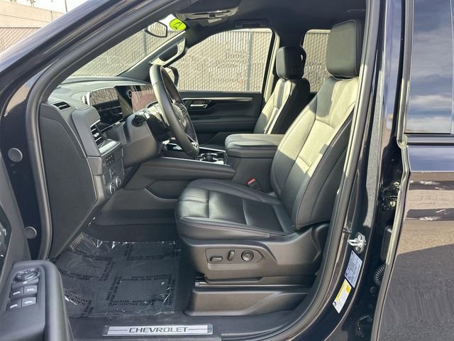 Used 2025 Chevrolet Suburban RST image 18