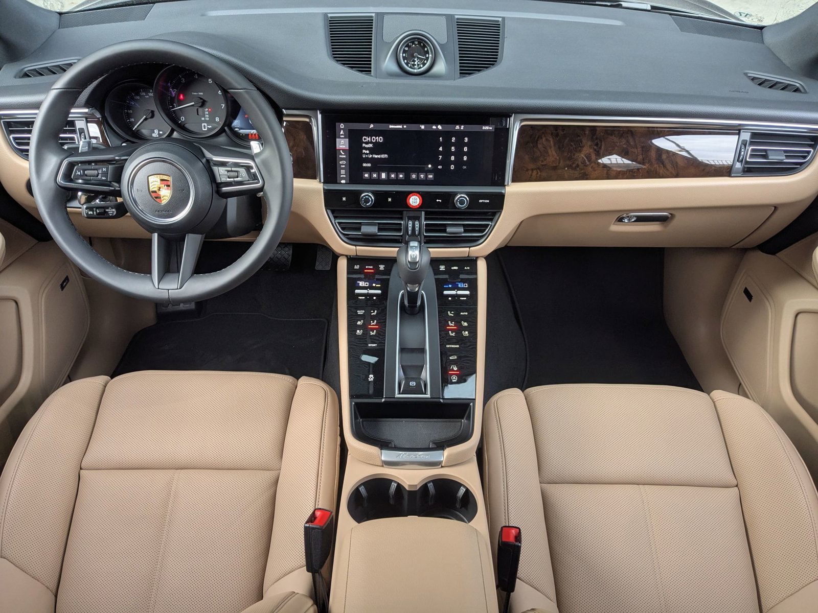 Certified 2026 Porsche Macan AWD/4WD image 23