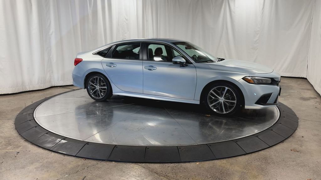 Used 2023 Honda Civic Touring image 3