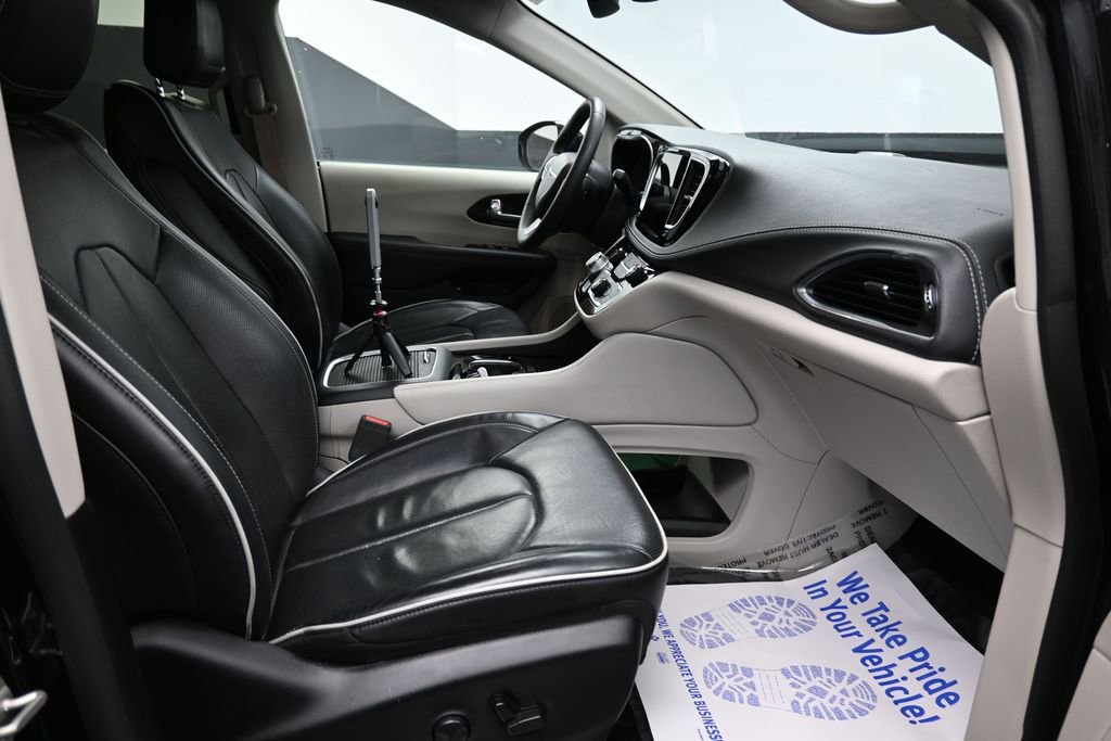 Used 2023 Chrysler Pacifica Limited FWD image 20