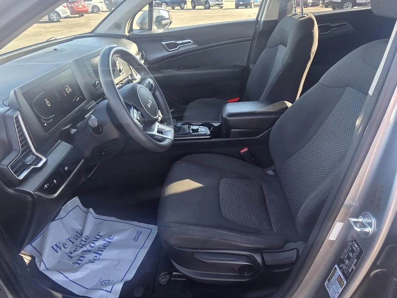 Used 2023 Kia Sportage LX image 11