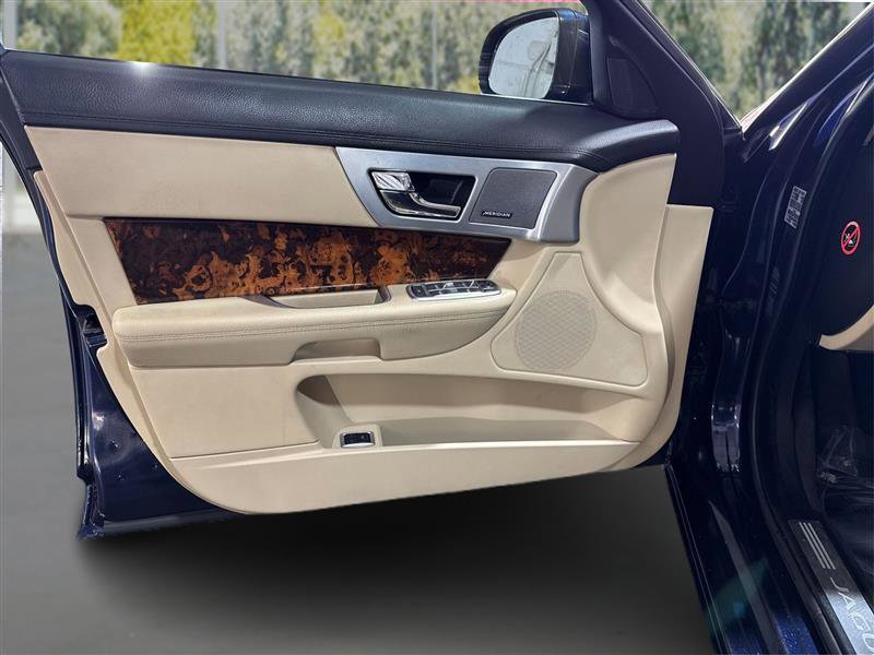 Used 2014 Jaguar XF 3.0 AWD/4WD image 18