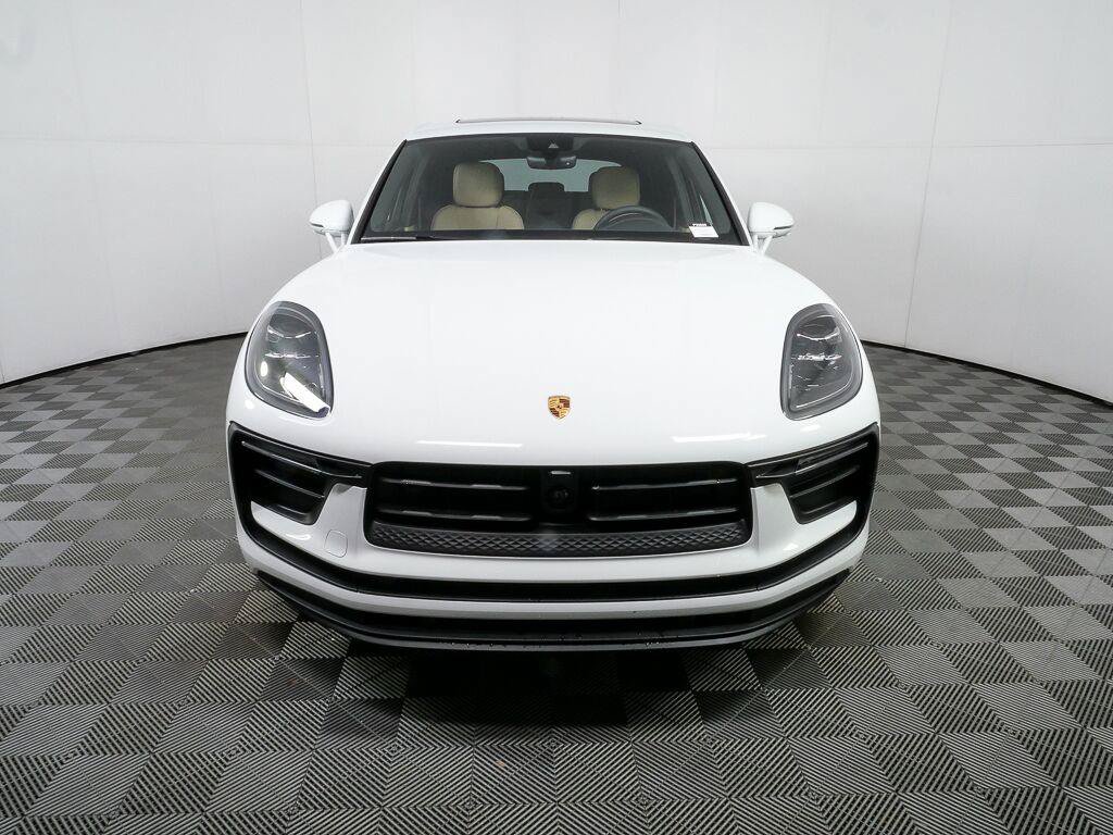 Certified 2026 Porsche Macan Turbo AWD/4WD image 36