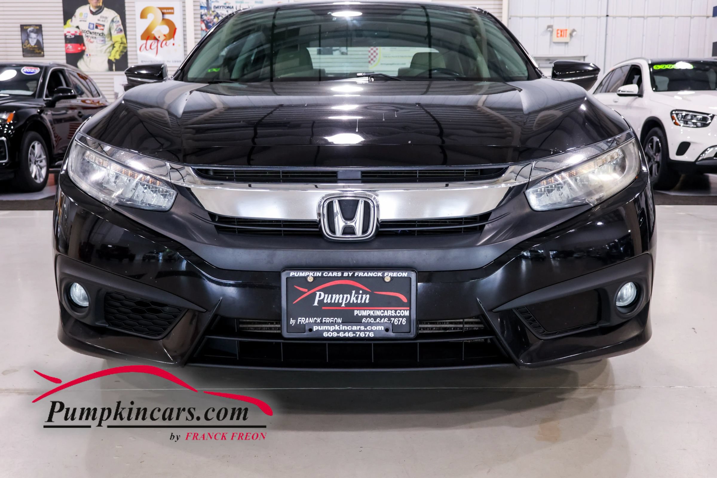 Used 2017 Honda Civic Touring image 8