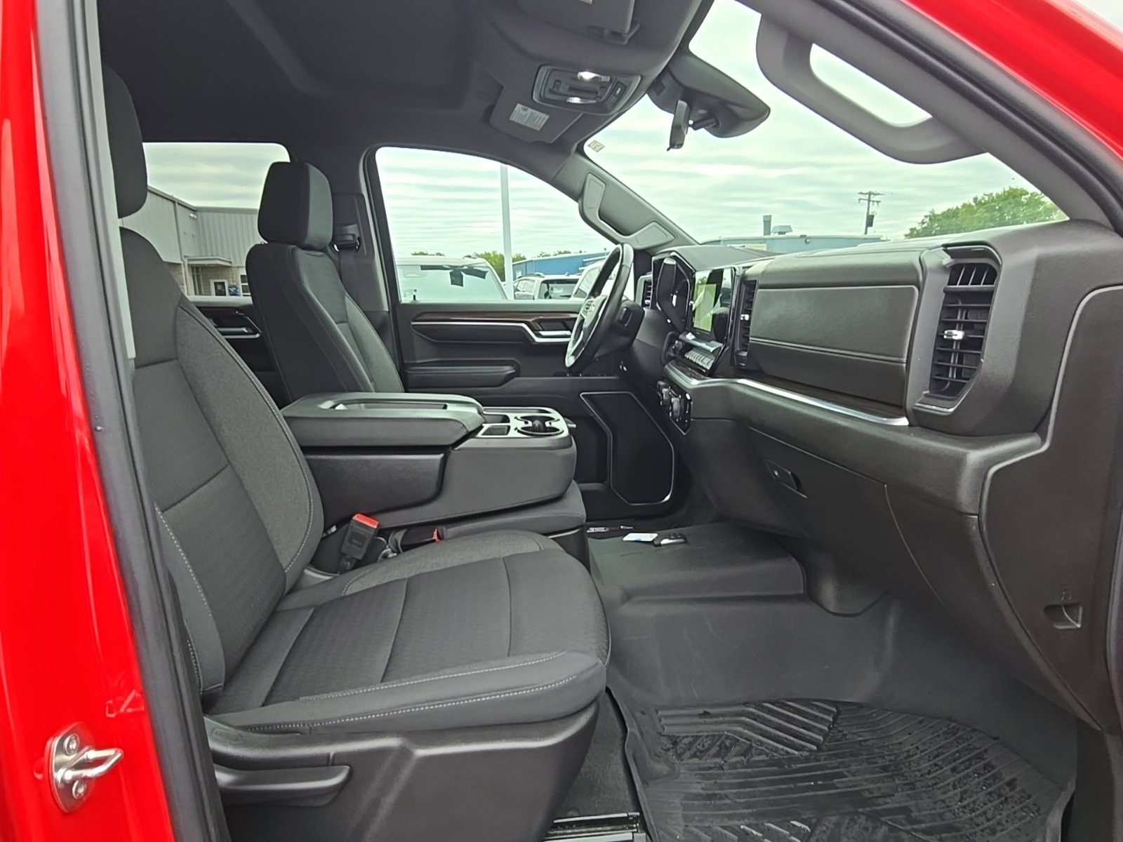 Used 2022 Chevrolet Silverado 1500 LT AWD/4WD image 45