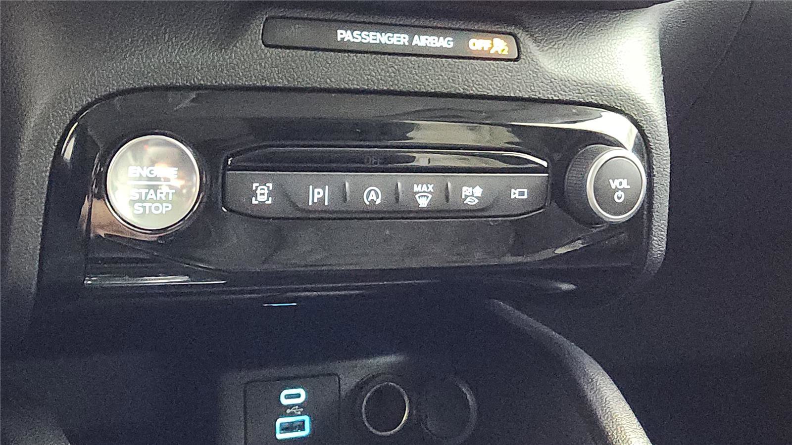 Used 2023 Ford Escape Platinum w/ Premium Technology Package image 37