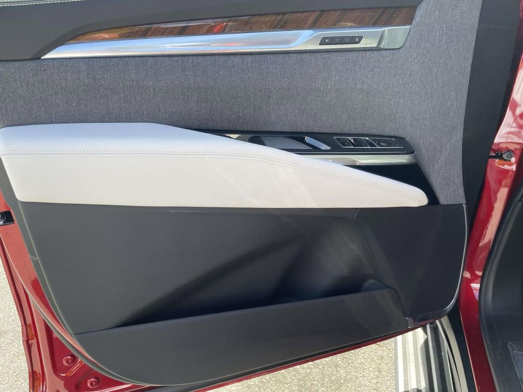 New 2026 Cadillac Escalade Platinum Sport w/ LPO, ONYX Package image 16