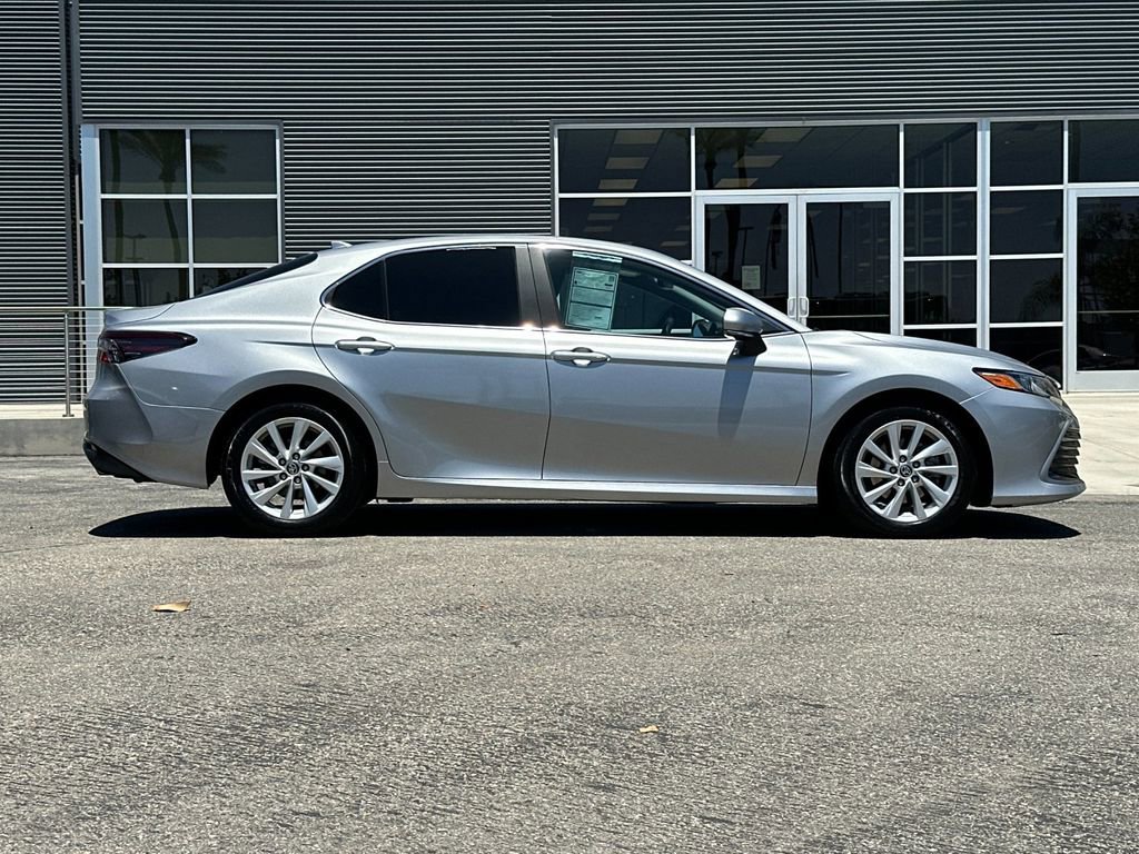 Used 2021 Toyota Camry LE w/ Convenience Package FWD image 2
