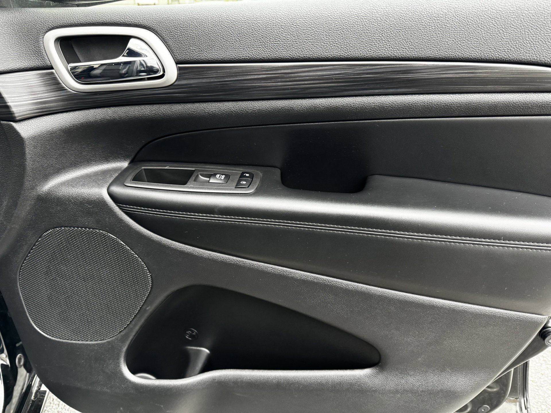 Used 2022 Jeep Grand Cherokee Altitude image 14