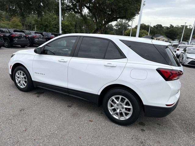 Used 2023 Chevrolet Equinox LS w/ Driver Confidence II Package FWD image 4
