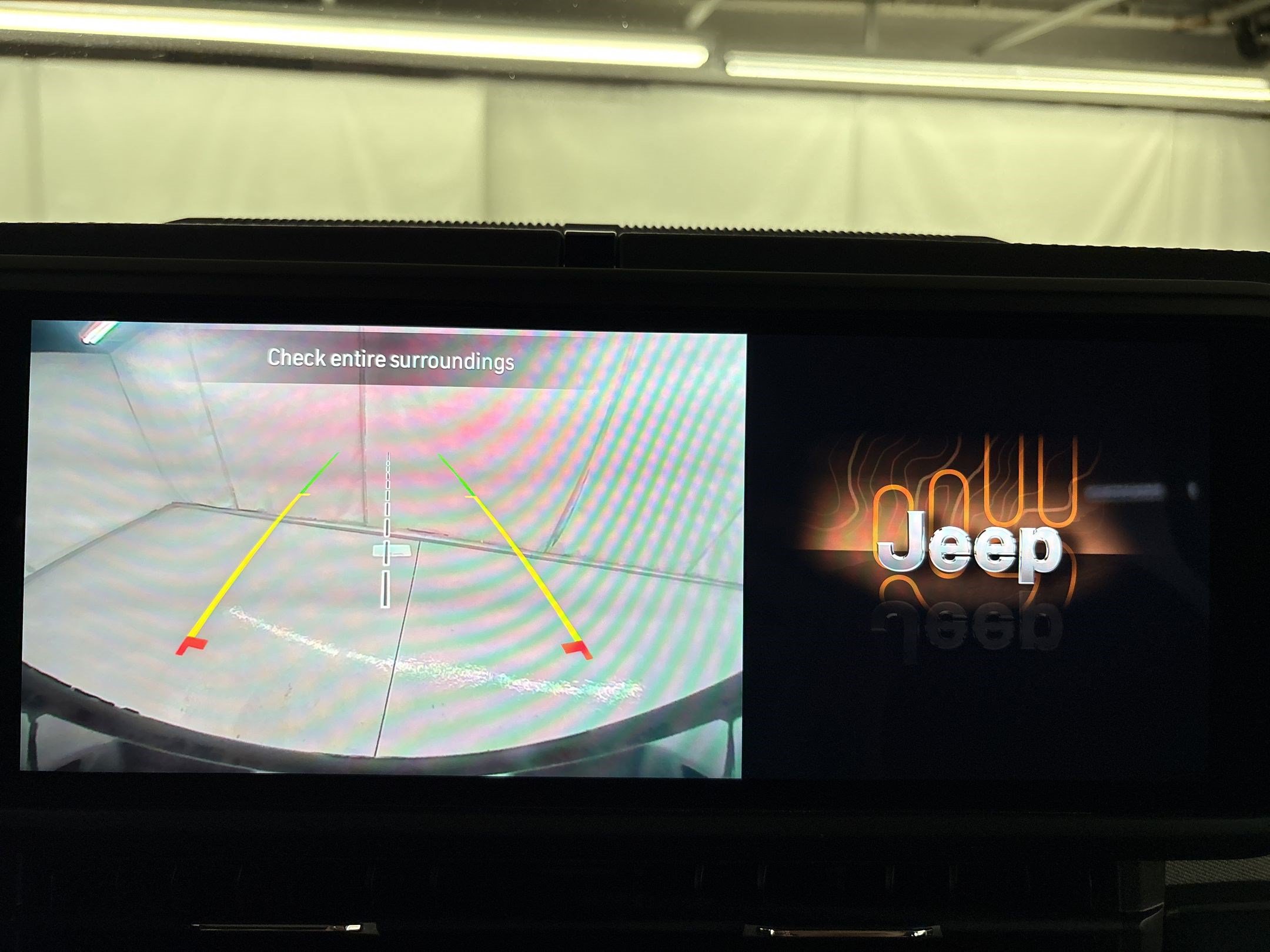 Used 2025 Jeep Wrangler Unlimited Sahara w/ Safety Group AWD/4WD image 26