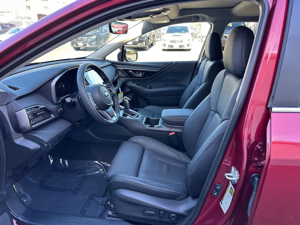 Used 2025 Subaru Outback Limited AWD/4WD image 2