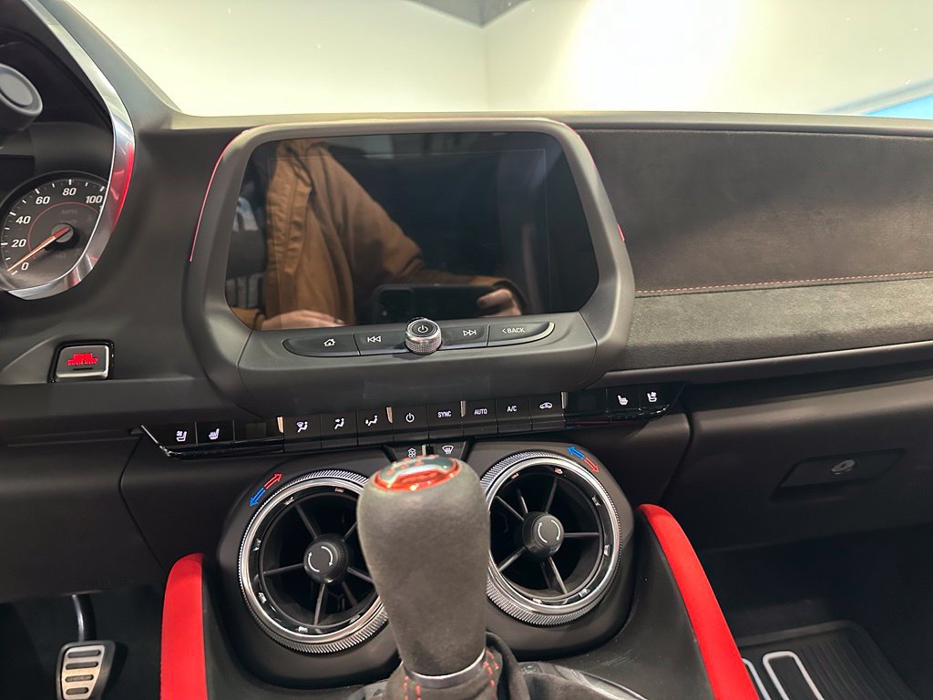 Used 2022 Chevrolet Camaro ZL1 RWD image 15