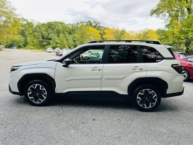 Used 2025 Subaru Forester Premium image 9