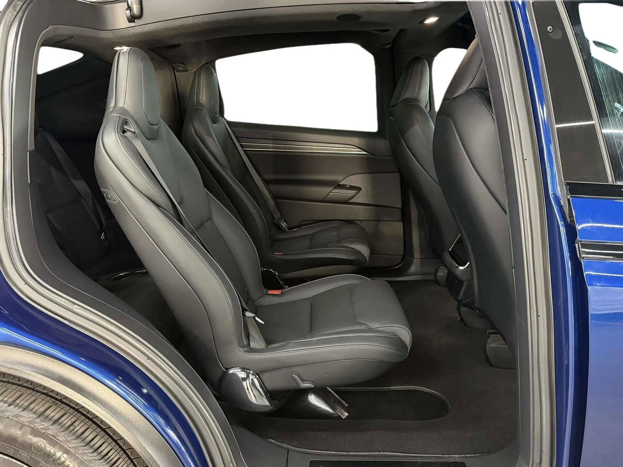 Used 2022 Tesla Model X Plaid image 18