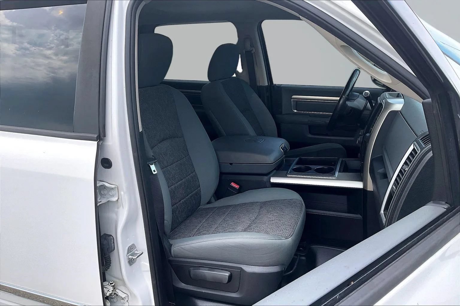 Used 2015 RAM 2500 Big Horn AWD/4WD image 32