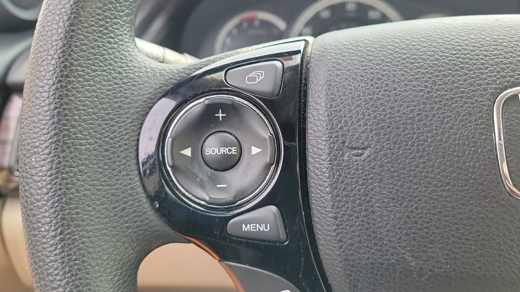 Used 2017 Honda Accord EX image 21