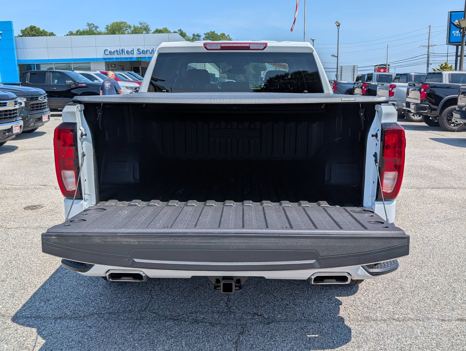 Used 2024 GMC Sierra 1500 Elevation w/ X31 Off-Road Package AWD/4WD image 15