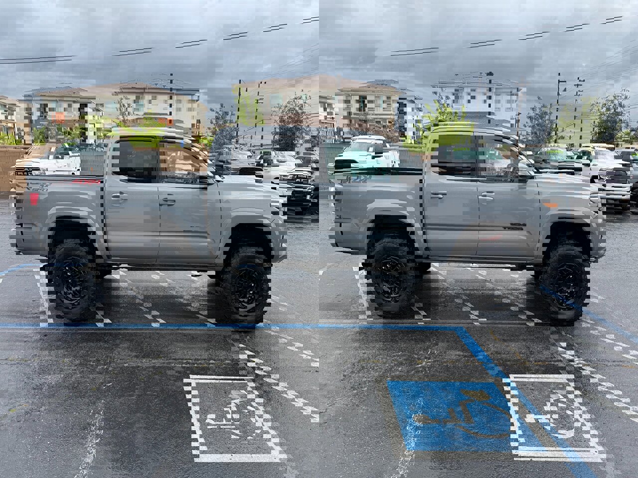 Used 2021 Toyota Tacoma TRD Sport w/ Technology Package AWD/4WD image 4