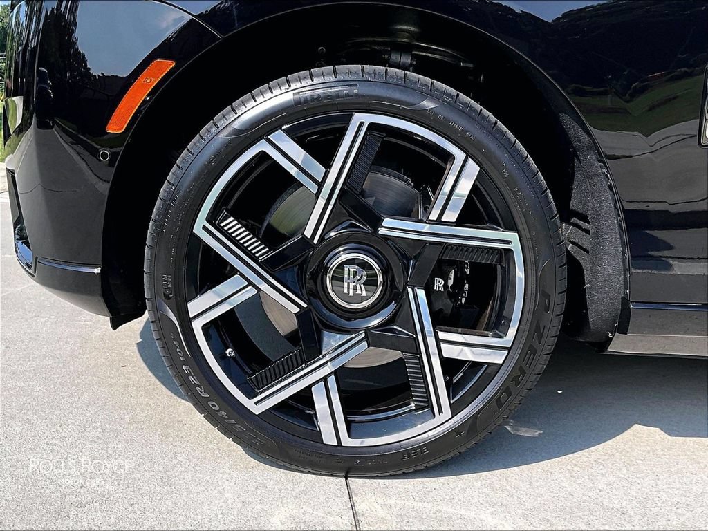 New 2026 Rolls-Royce Cullinan Black Badge AWD/4WD image 11
