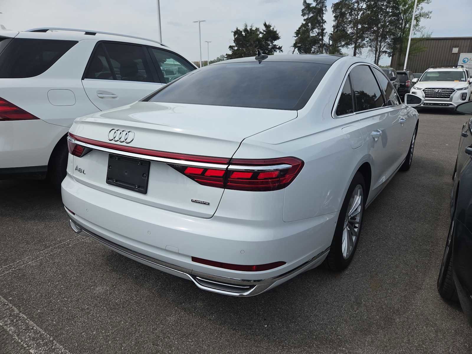 Used 2019 Audi A8 L 3.0T image 4