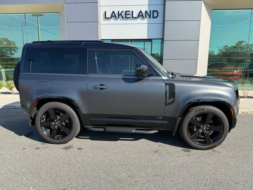 Used 2024 Land Rover Defender 90 Carpathian Edition image 4