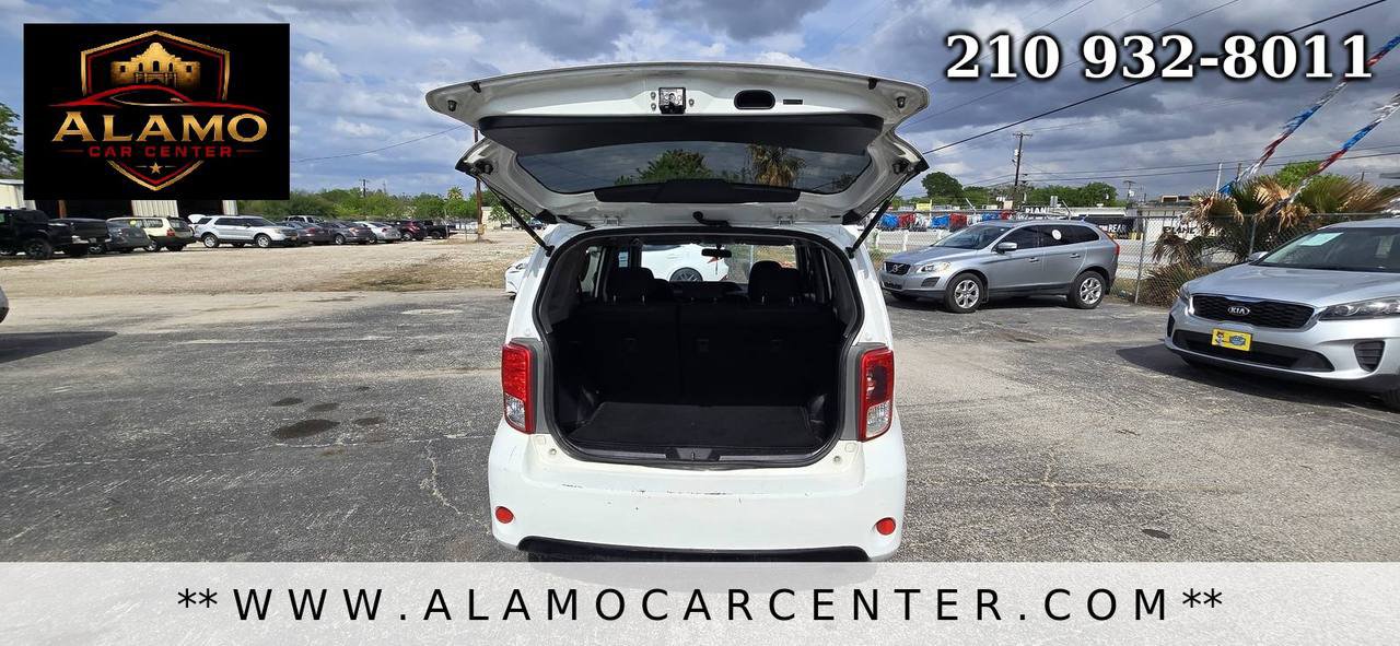 Used 2014 Scion xB FWD image 23