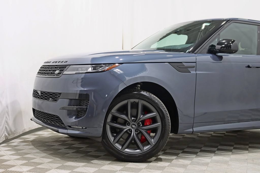 Used 2024 Land Rover Range Rover Sport Dynamic SE AWD/4WD image 2