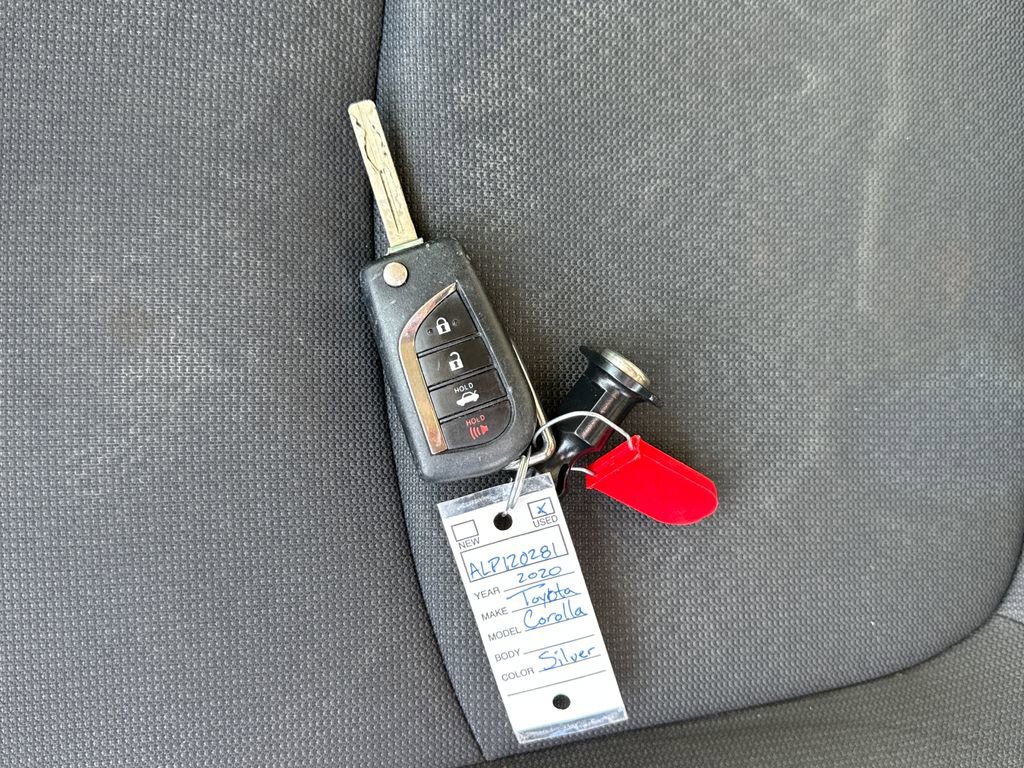Used 2020 Toyota Corolla LE image 35
