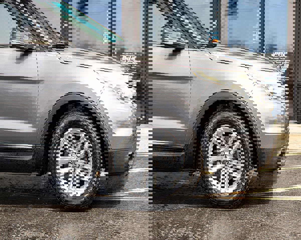 Used 2011 Ford Explorer XLT w/ 202A Rapid Spec Order Code image 10