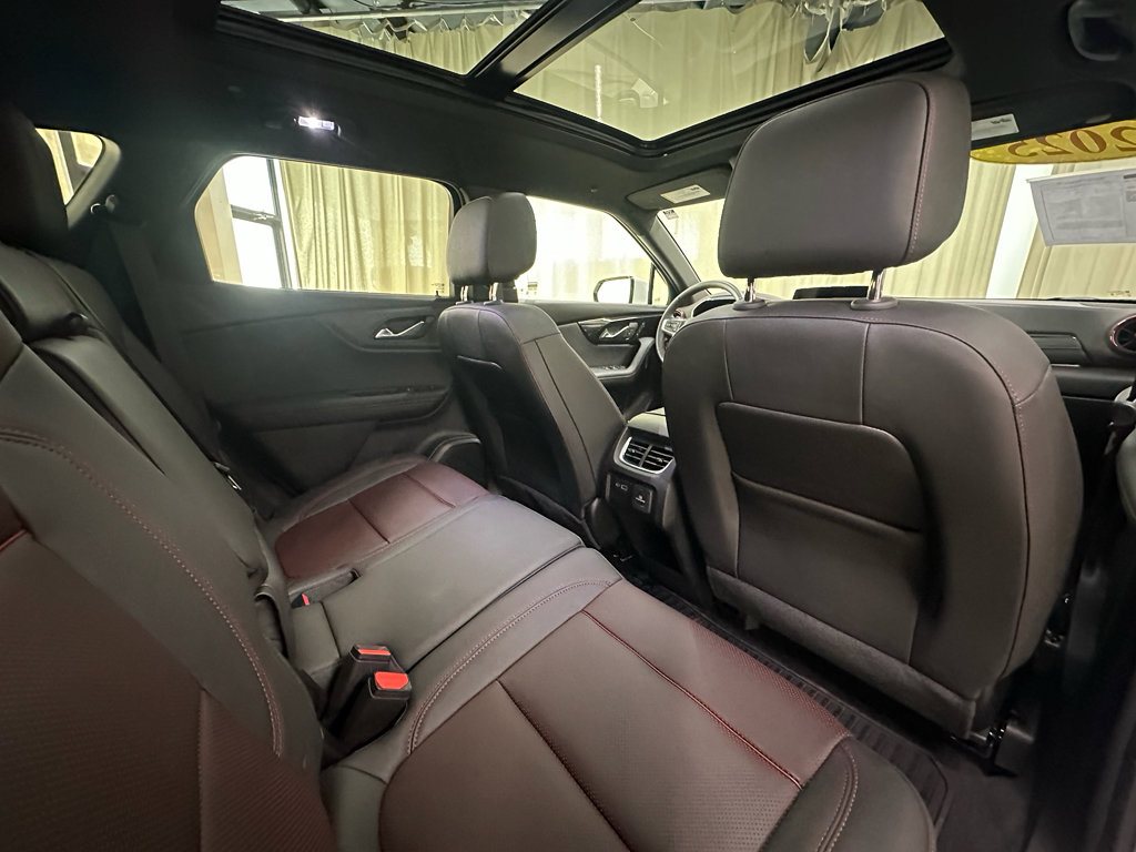 Certified 2025 Chevrolet Blazer RS w/ Enhanced Convenience Package AWD/4WD image 19