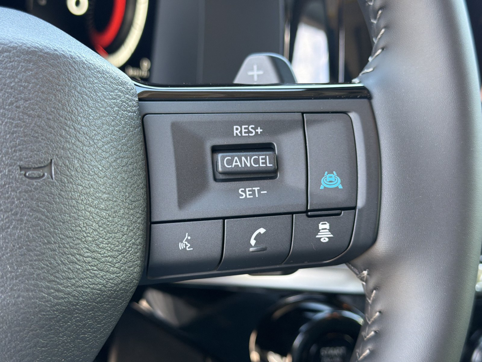 New 2026 Nissan Pathfinder Platinum FWD image 10