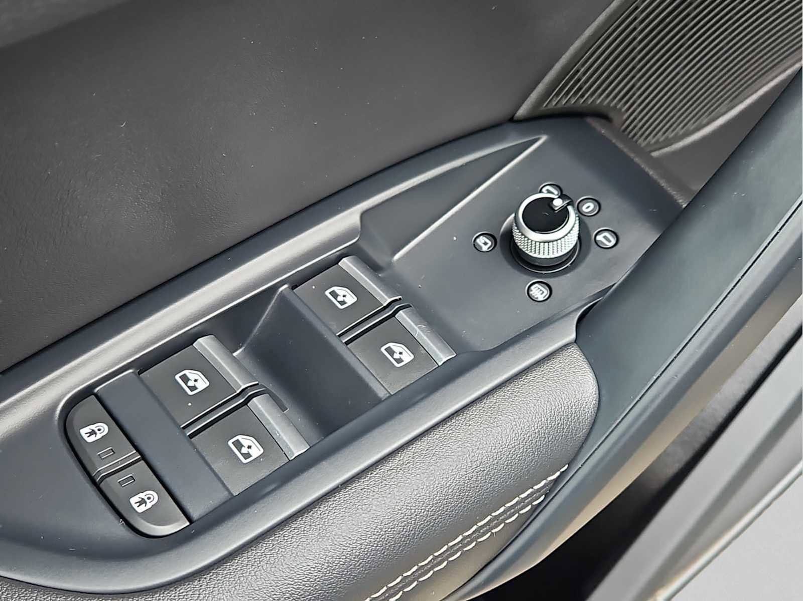 Used 2023 Audi Q5 2.0T Premium Plus w/ Premium Plus Package image 13