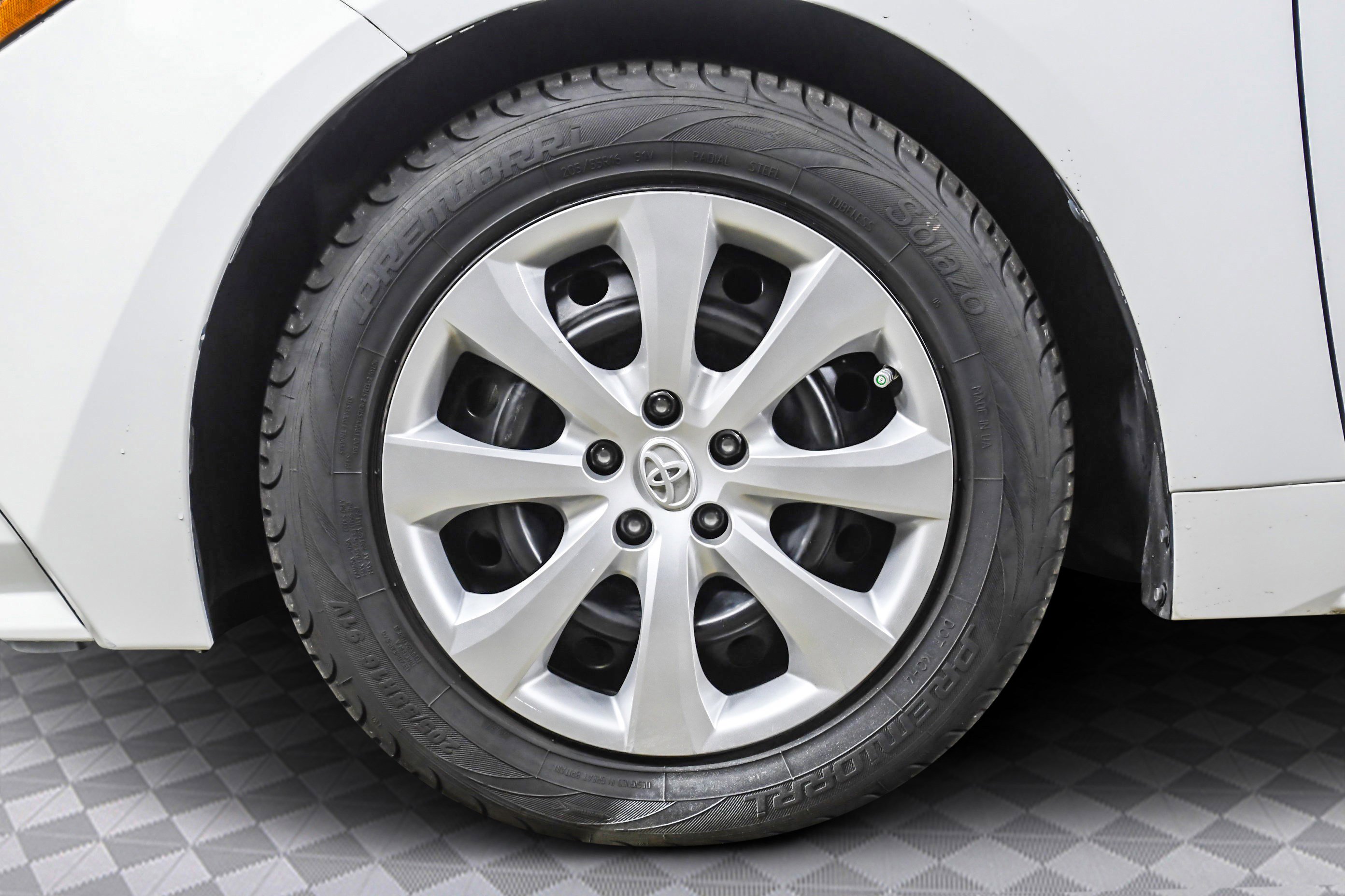 Used 2021 Toyota Corolla LE image 34