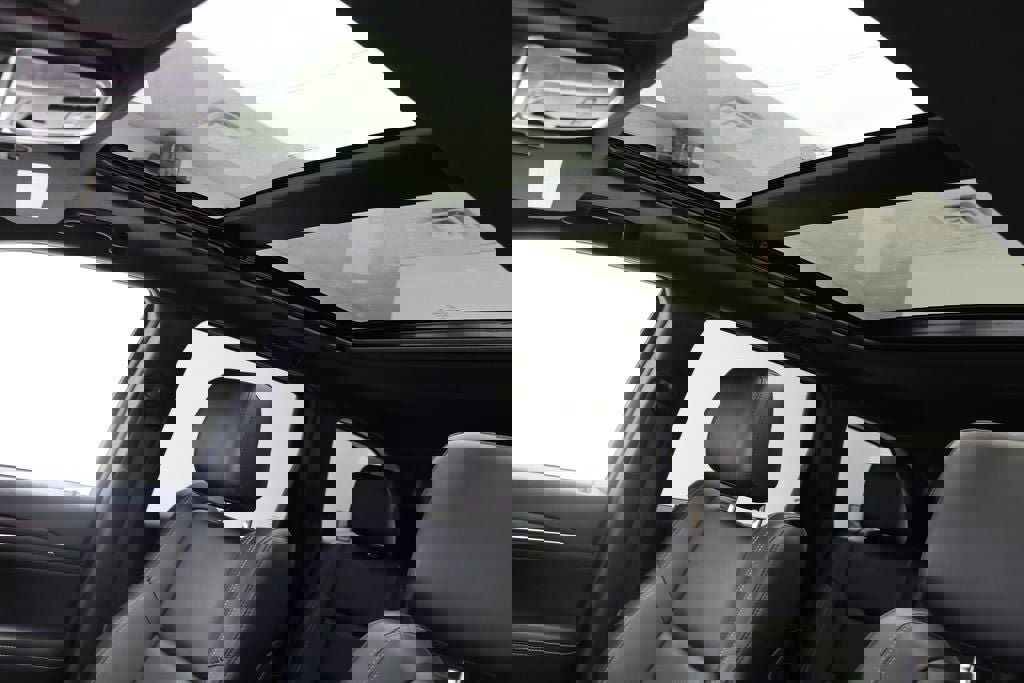 Used 2015 Jeep Grand Cherokee Limited w/ Luxury Group II image 18