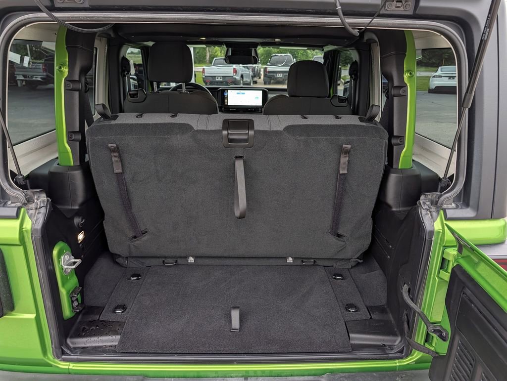 Used 2025 Jeep Wrangler Sport AWD/4WD image 25