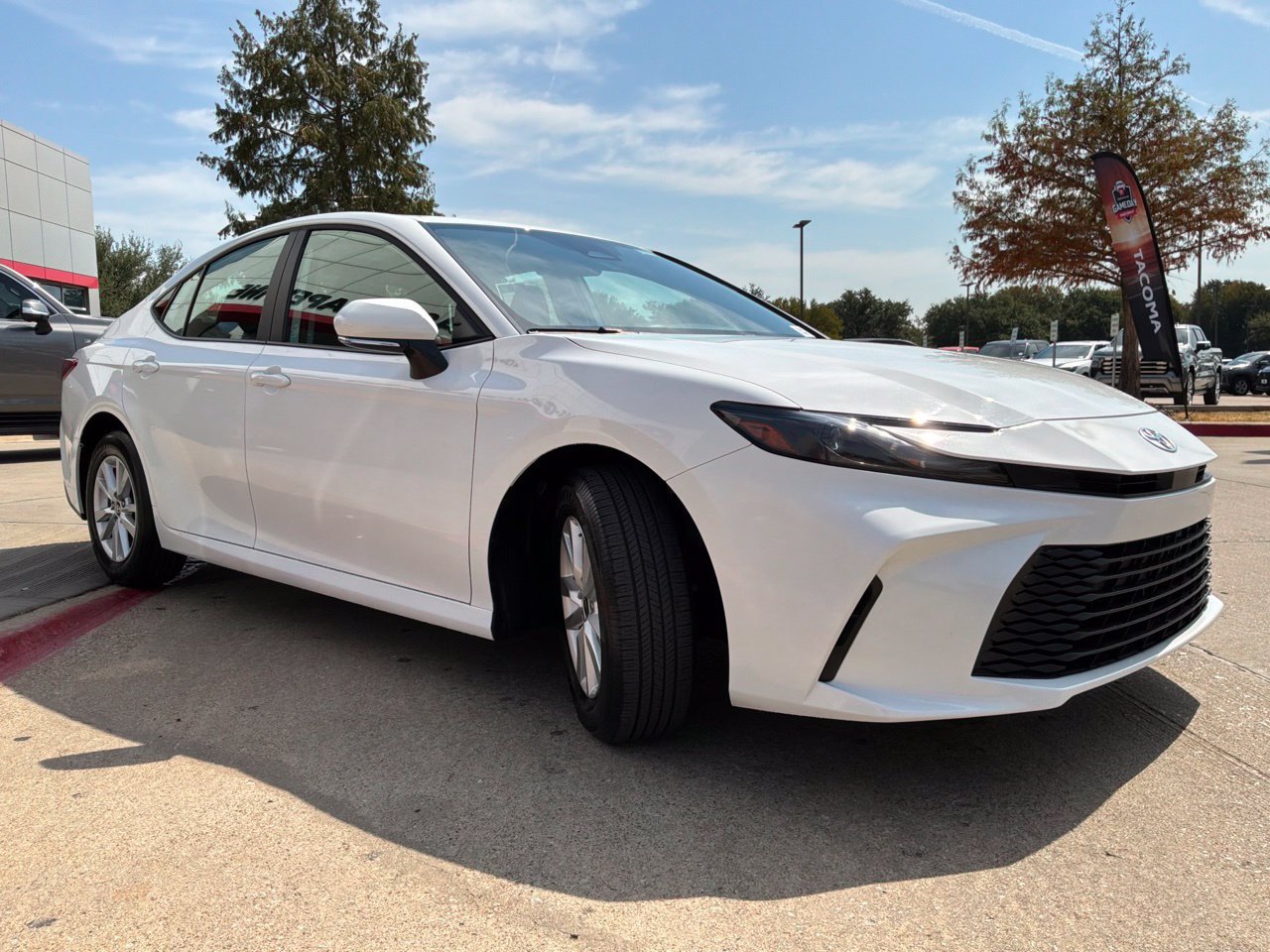 Used 2025 Toyota Camry LE FWD image 1