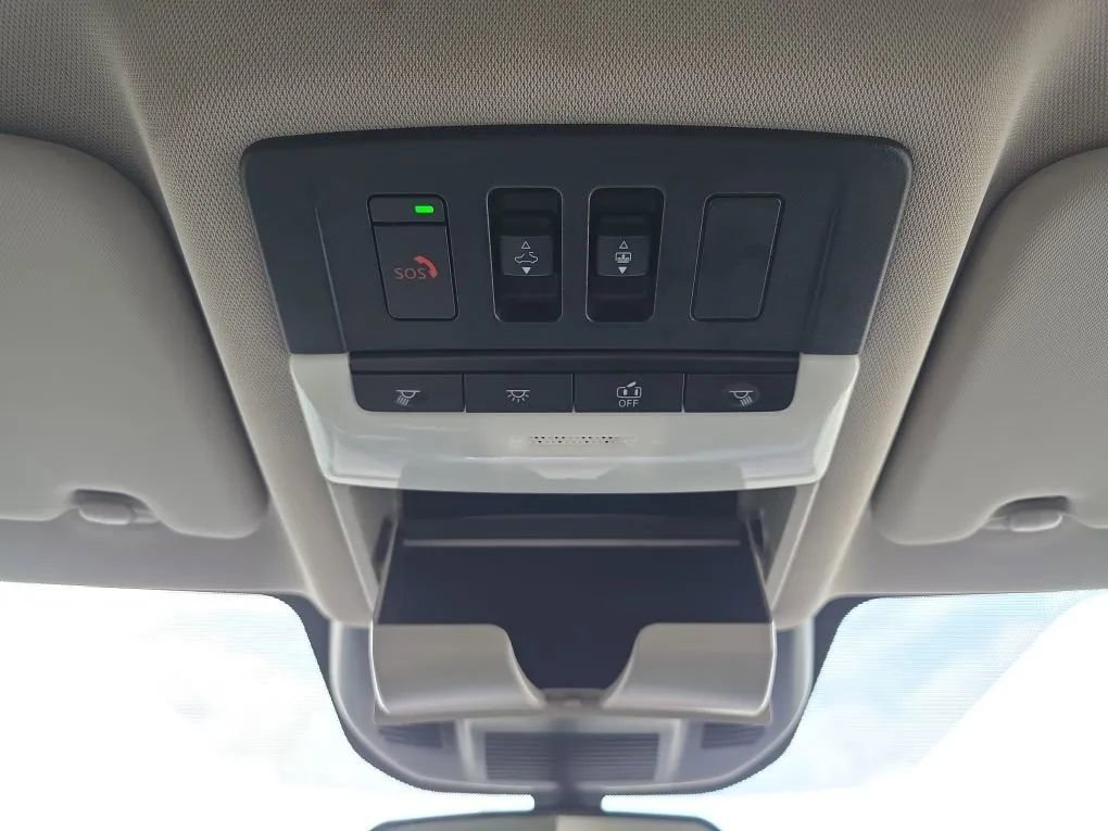 Used 2022 Nissan Rogue SV w/ SV Premium Package image 36