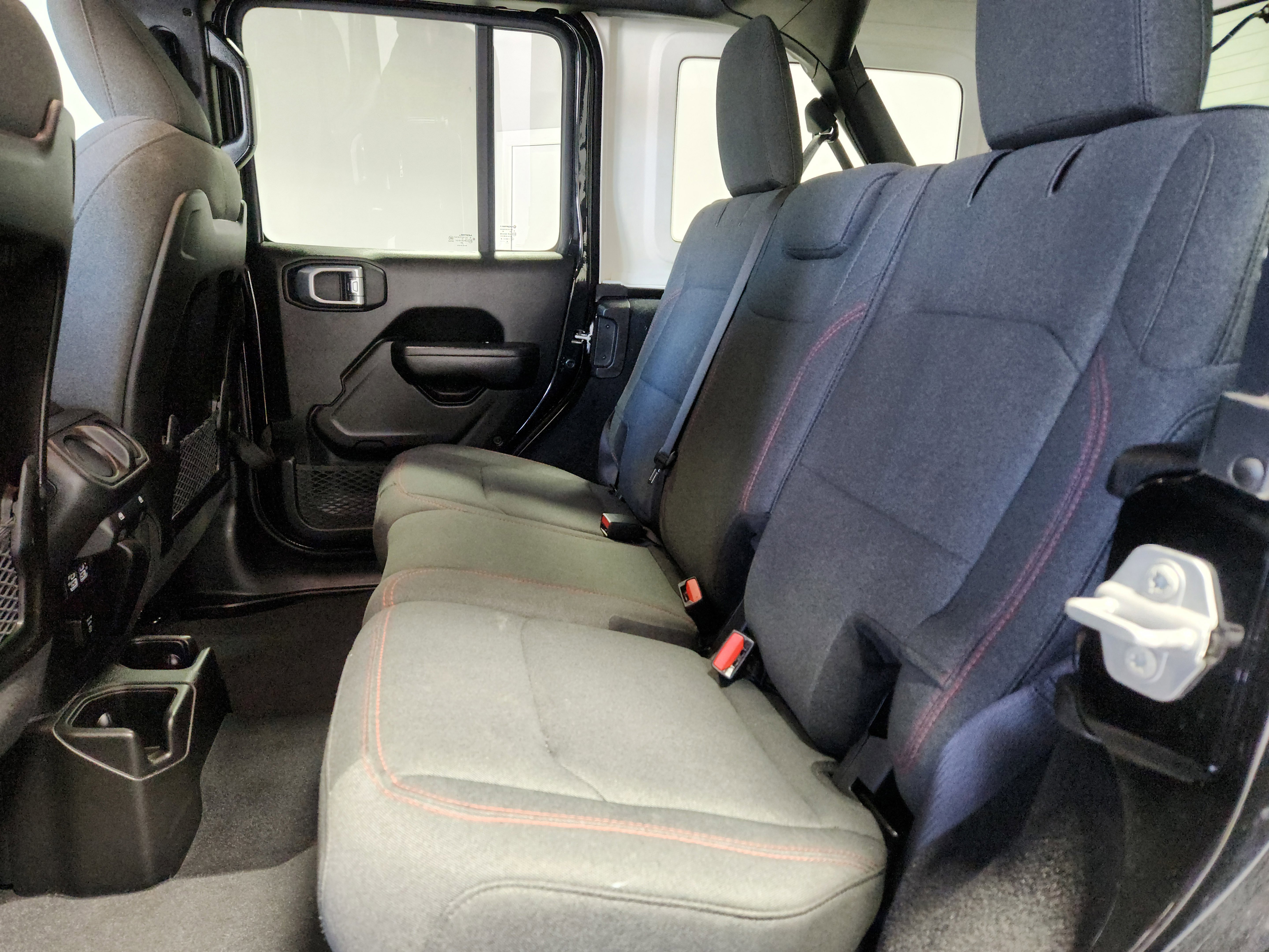 Used 2025 Jeep Wrangler Unlimited Rubicon image 13