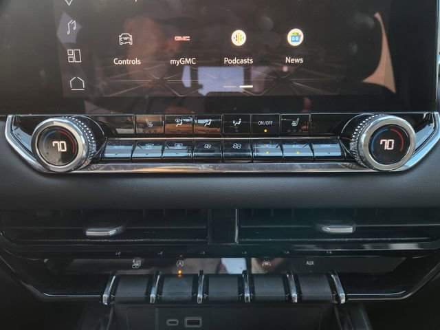 Used 2023 GMC Canyon Elevation w/ Elevation Premium Package image 18