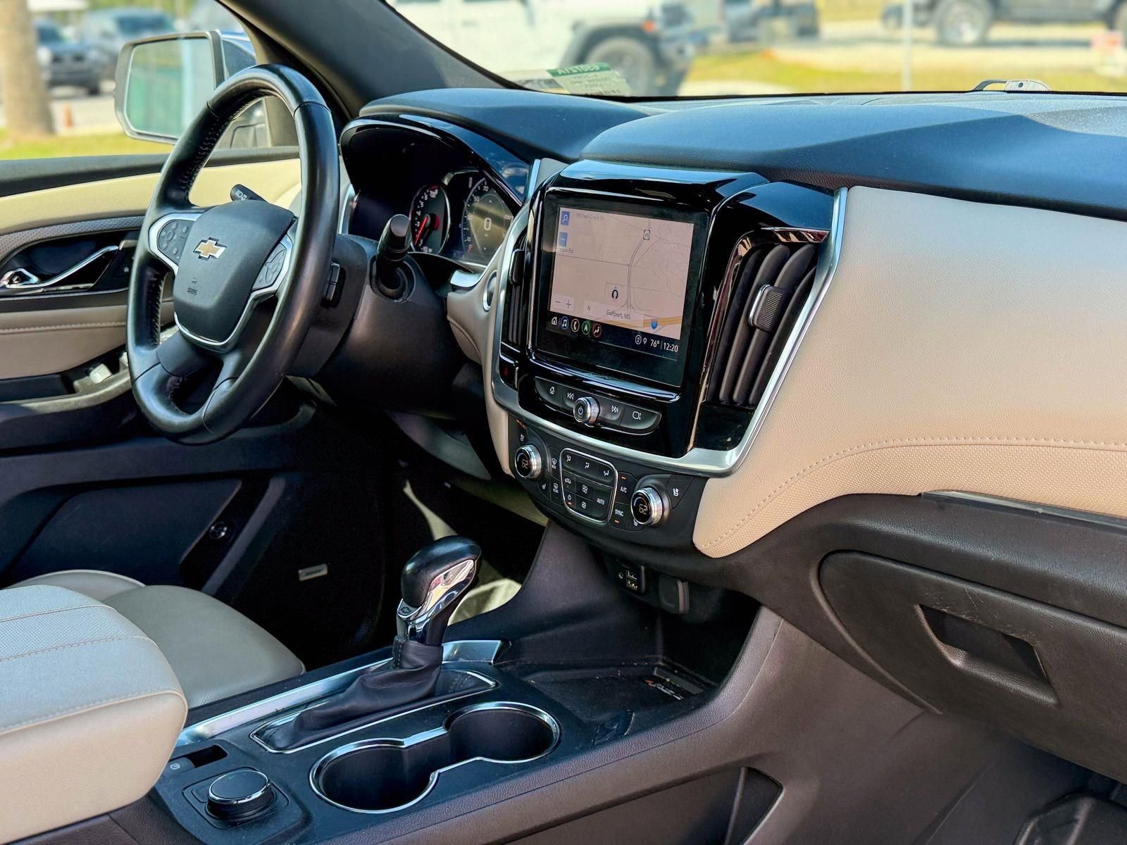 Used 2022 Chevrolet Traverse Premier image 11