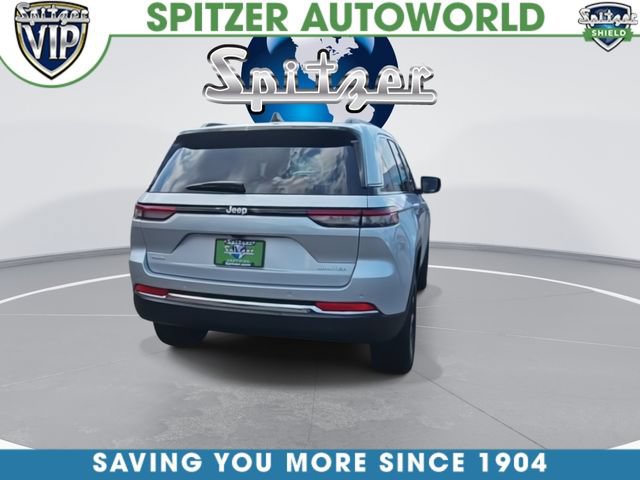 Used 2024 Jeep Grand Cherokee Limited AWD/4WD image 7